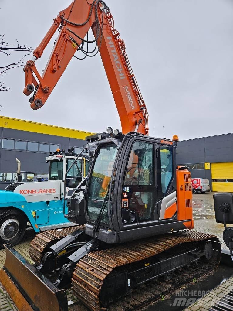 Hitachi ZX 135 US-7 Гусеничні екскаватори