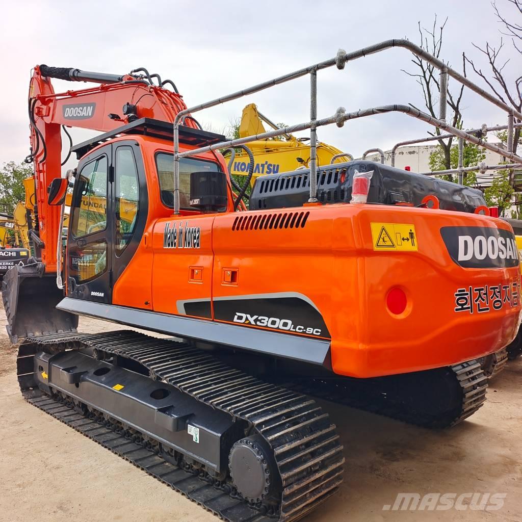 Doosan DX300LC-9C Гусеничні екскаватори