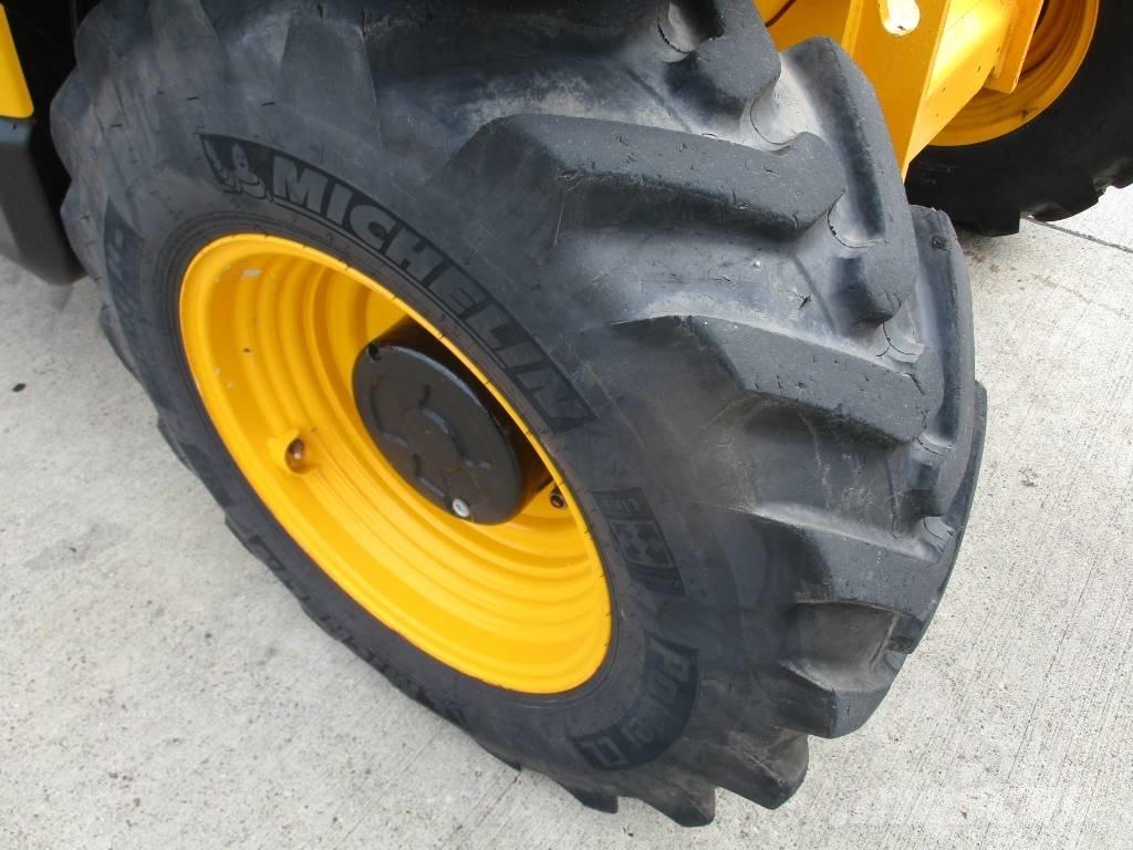 JCB 535-95 (599) Телескопічні навантажувачі