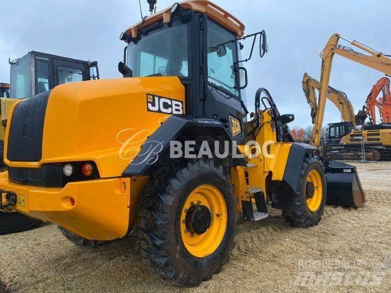 JCB 411 Фронтальні навантажувачі