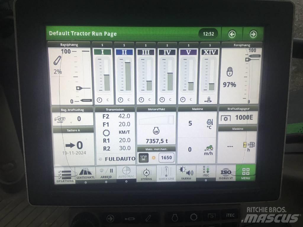John Deere 6215 R Трактори