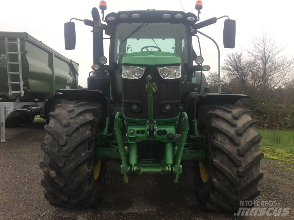 John Deere 6215 R Трактори