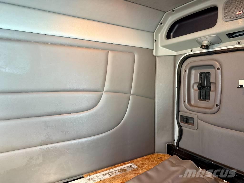 Peterbilt 367 Тягачі