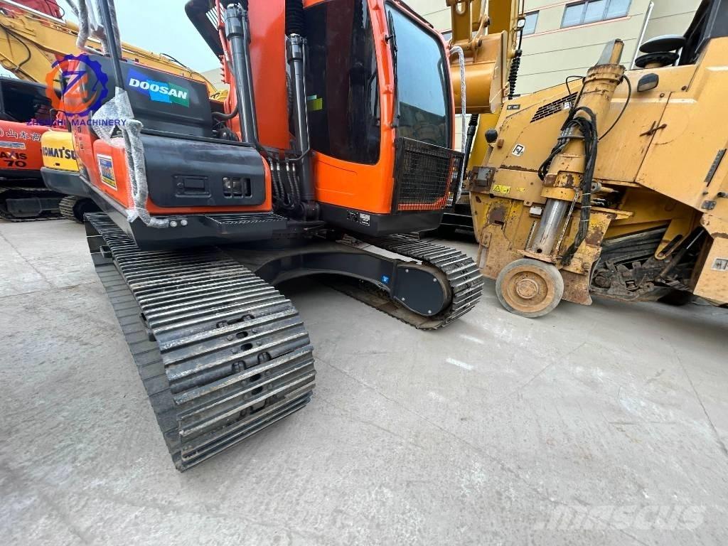 Doosan DX 150 Середні екскаватори 7т. - 12т.