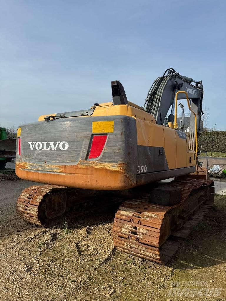 Volvo EC220DL Гусеничні екскаватори
