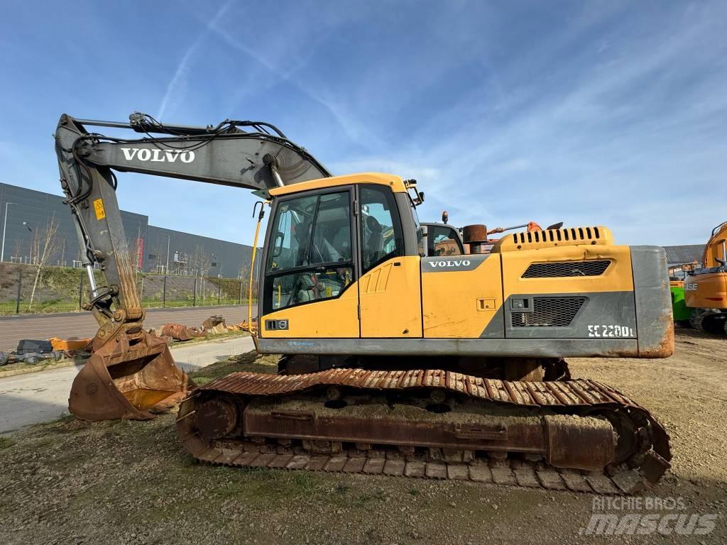 Volvo EC220DL Гусеничні екскаватори