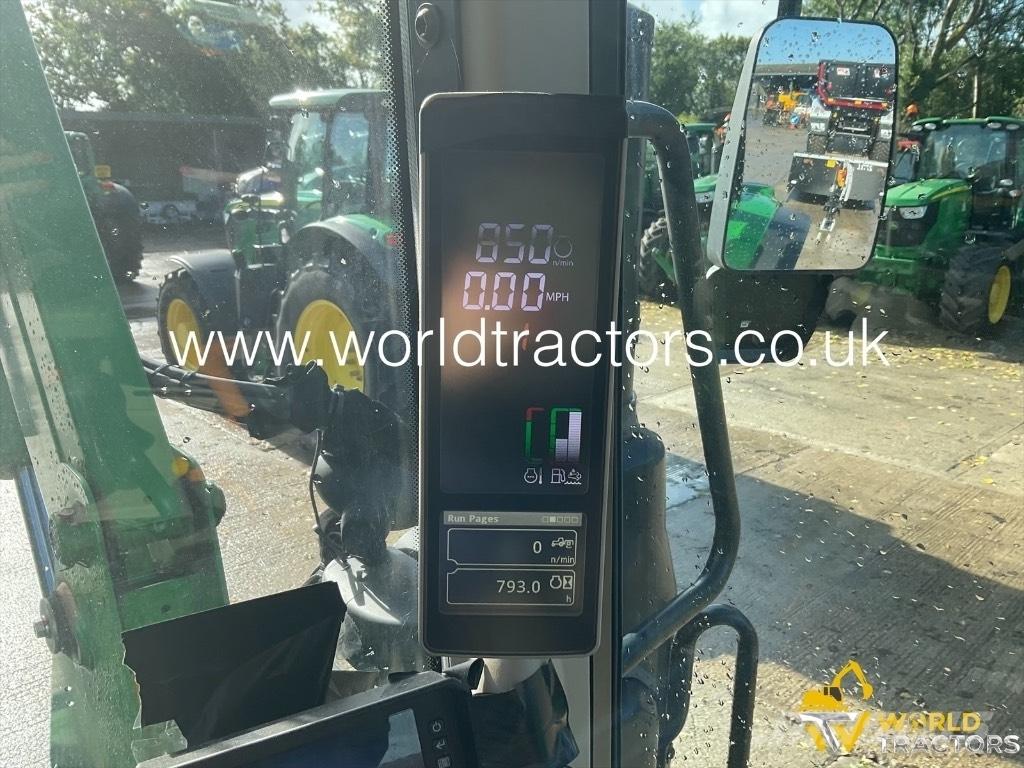 John Deere 6100 M Трактори