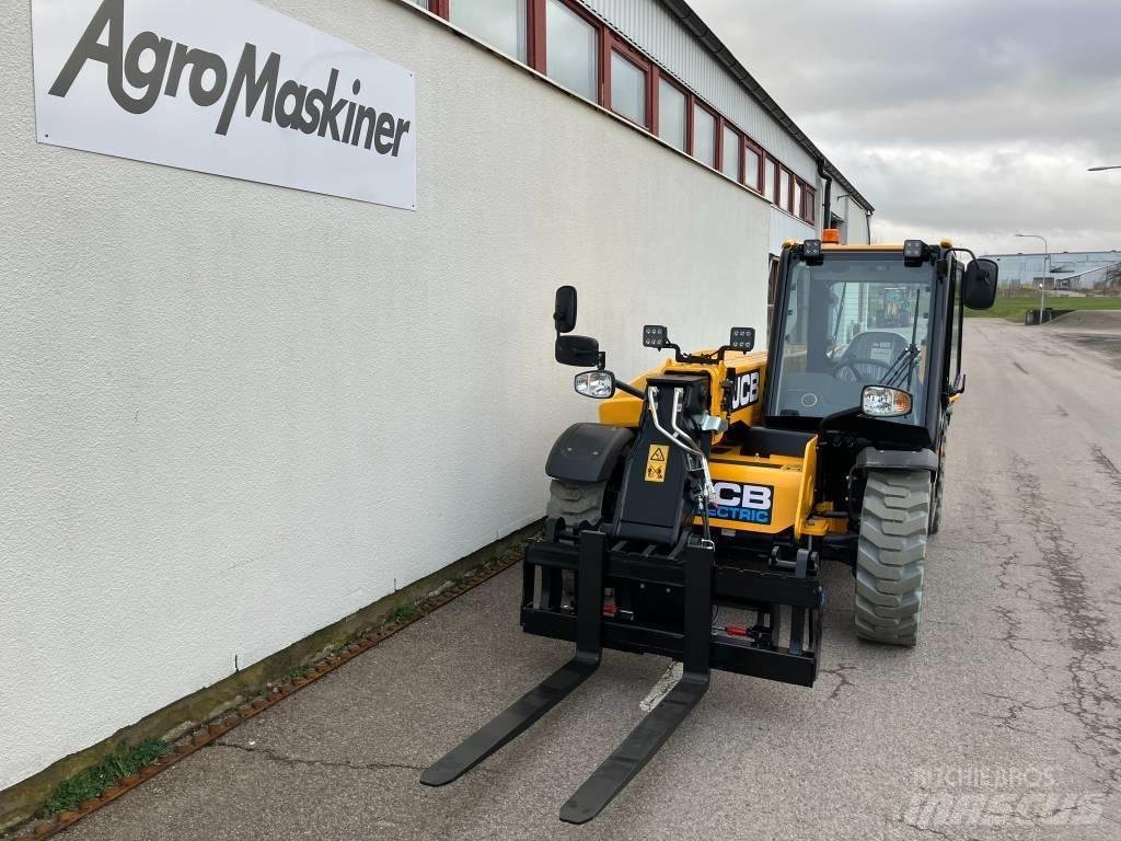 JCB 525-60E Телескопічні навантажувачі