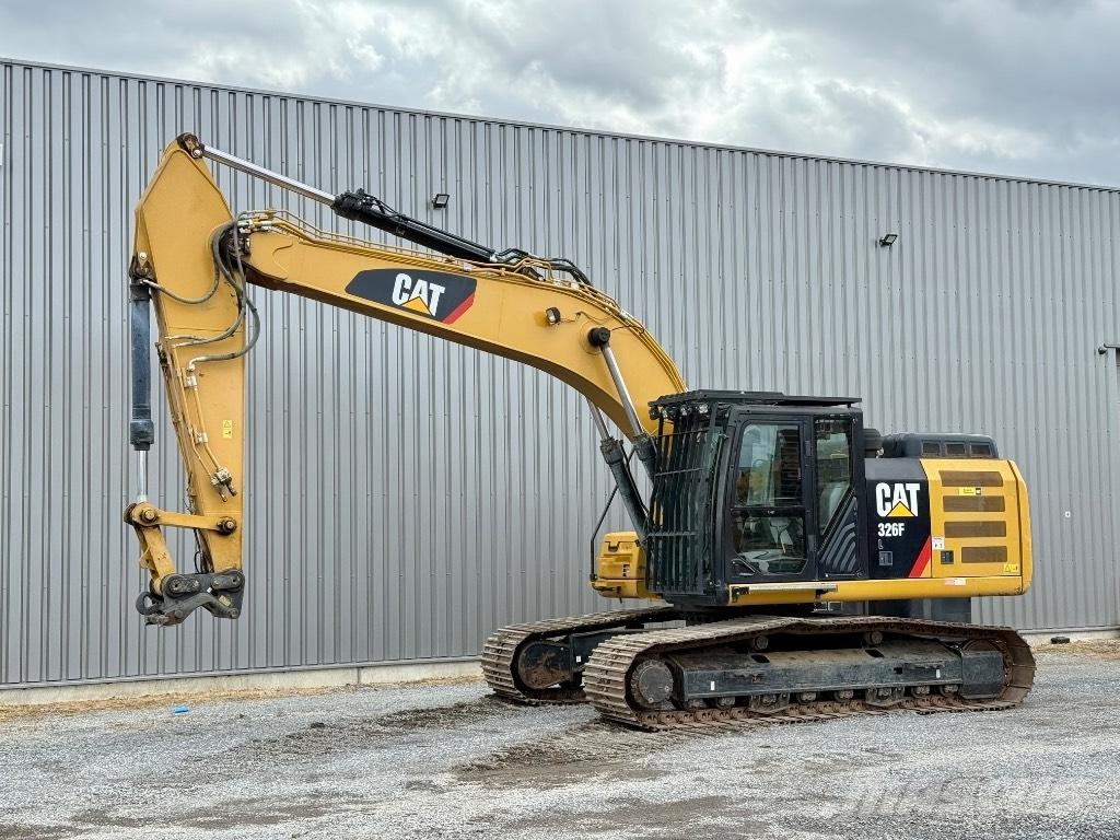 CAT 326 F L Гусеничні екскаватори