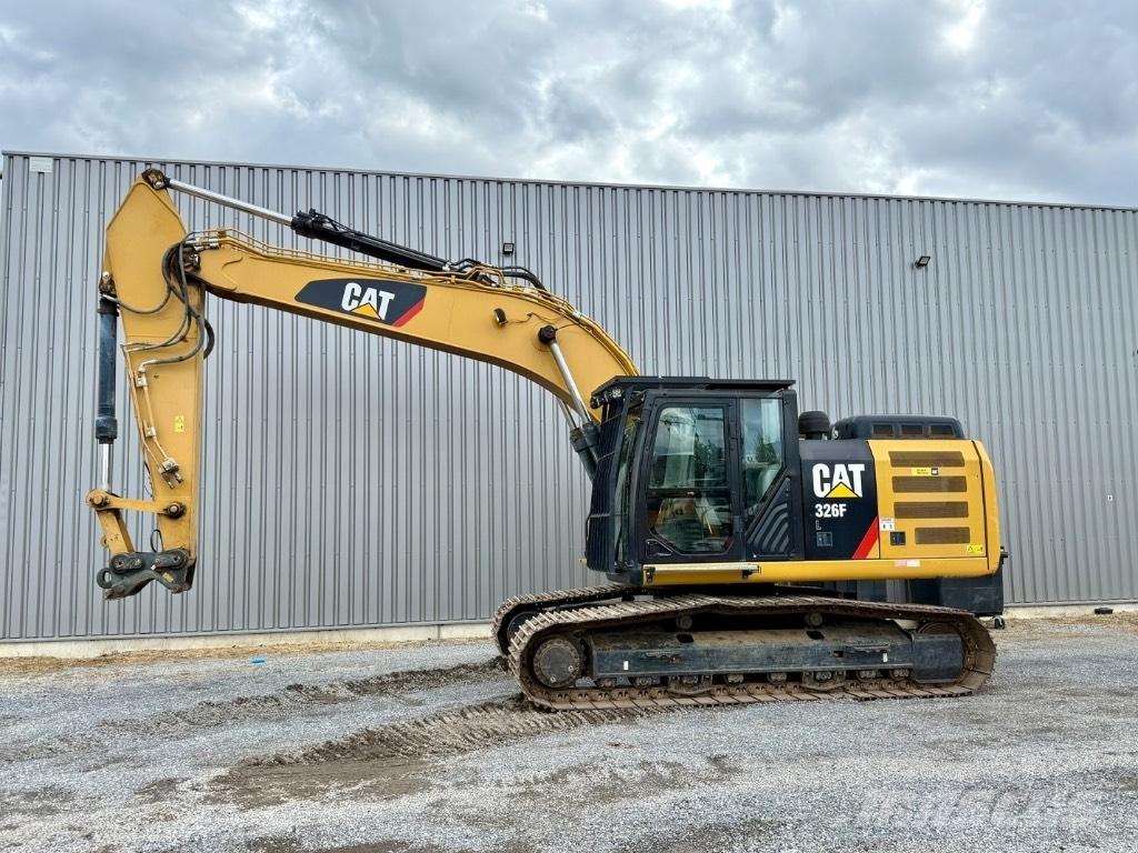 CAT 326 F L Гусеничні екскаватори