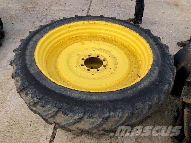  300/95R46 Колеса