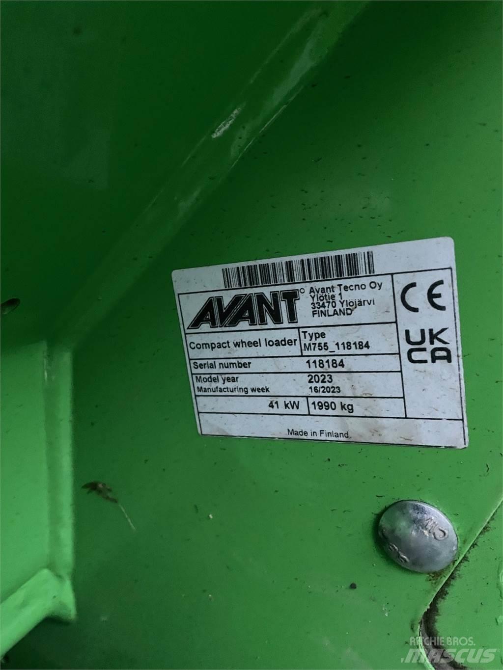 Avant AV 755I Фронтальні навантажувачі