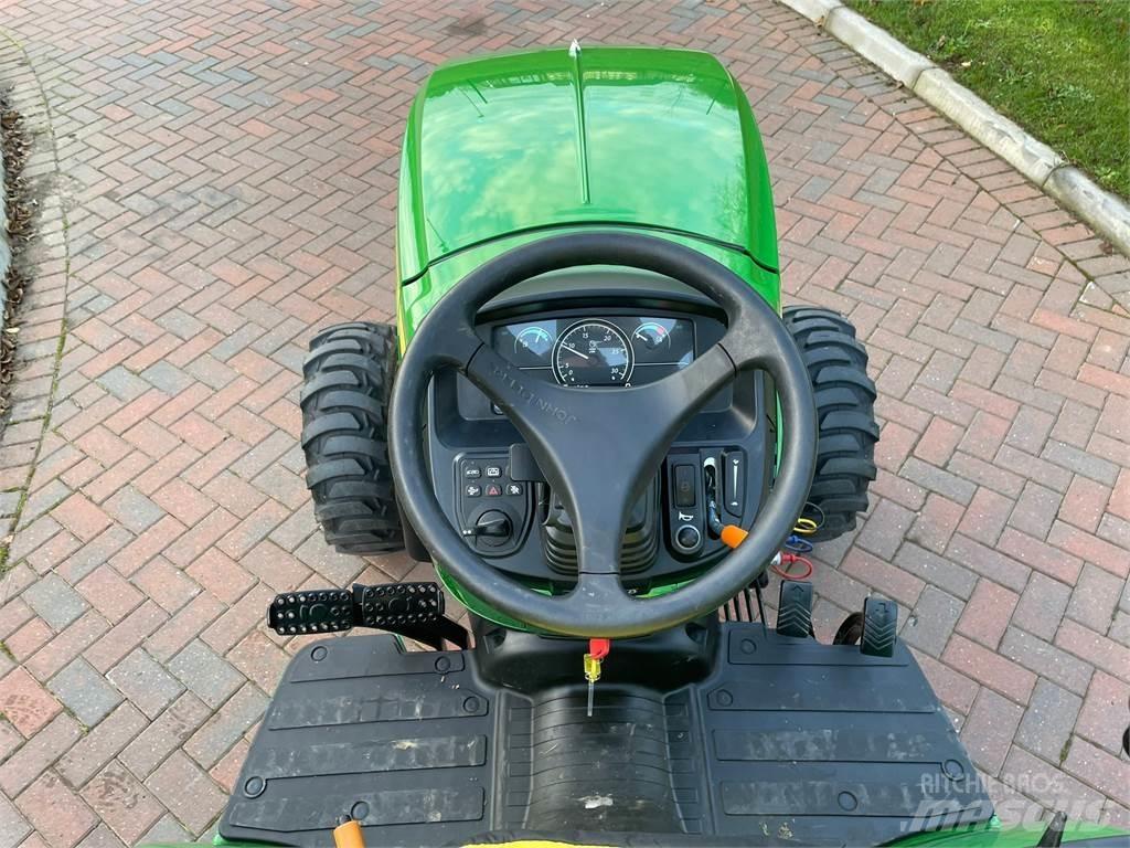 John Deere 2038R Трактори