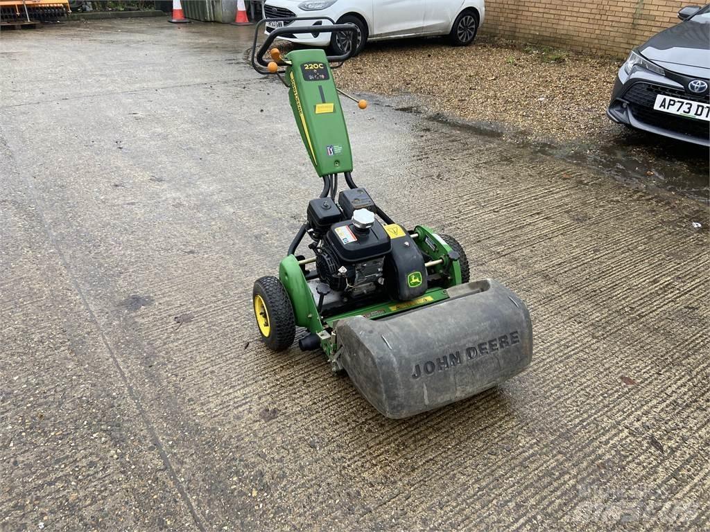 John Deere 220C Сільгосптехніка - Інші