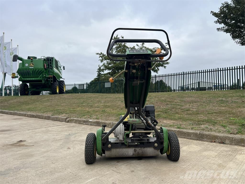 John Deere 220C Сільгосптехніка - Інші