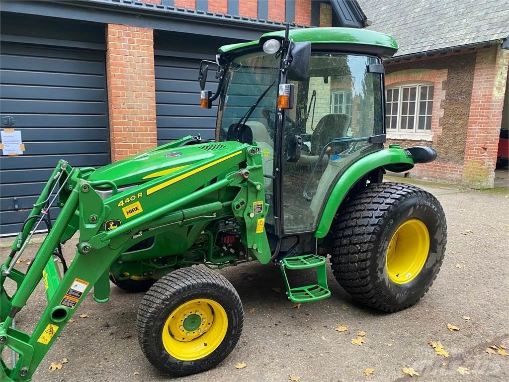 John Deere 4066R Трактори