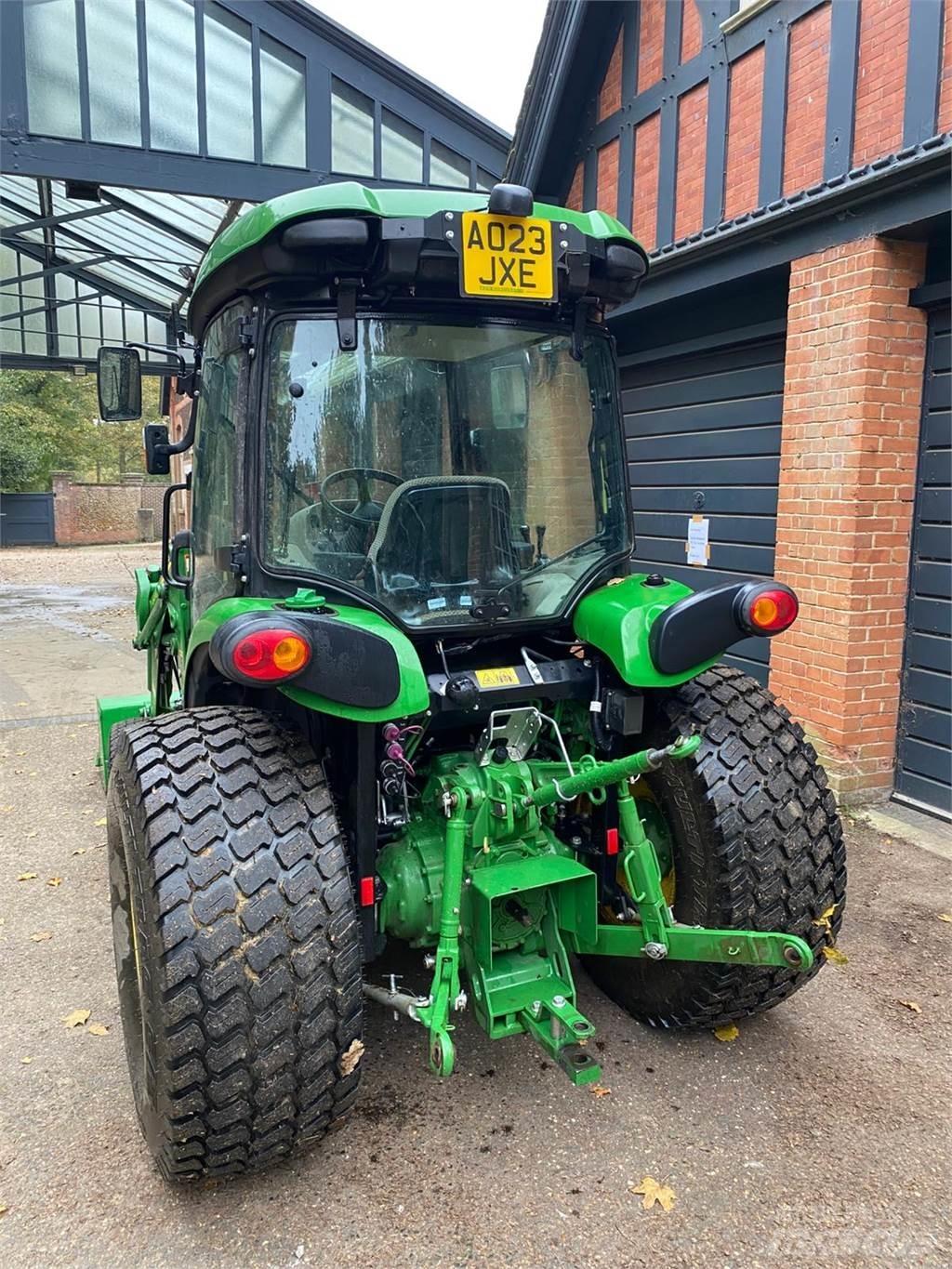 John Deere 4066R Трактори