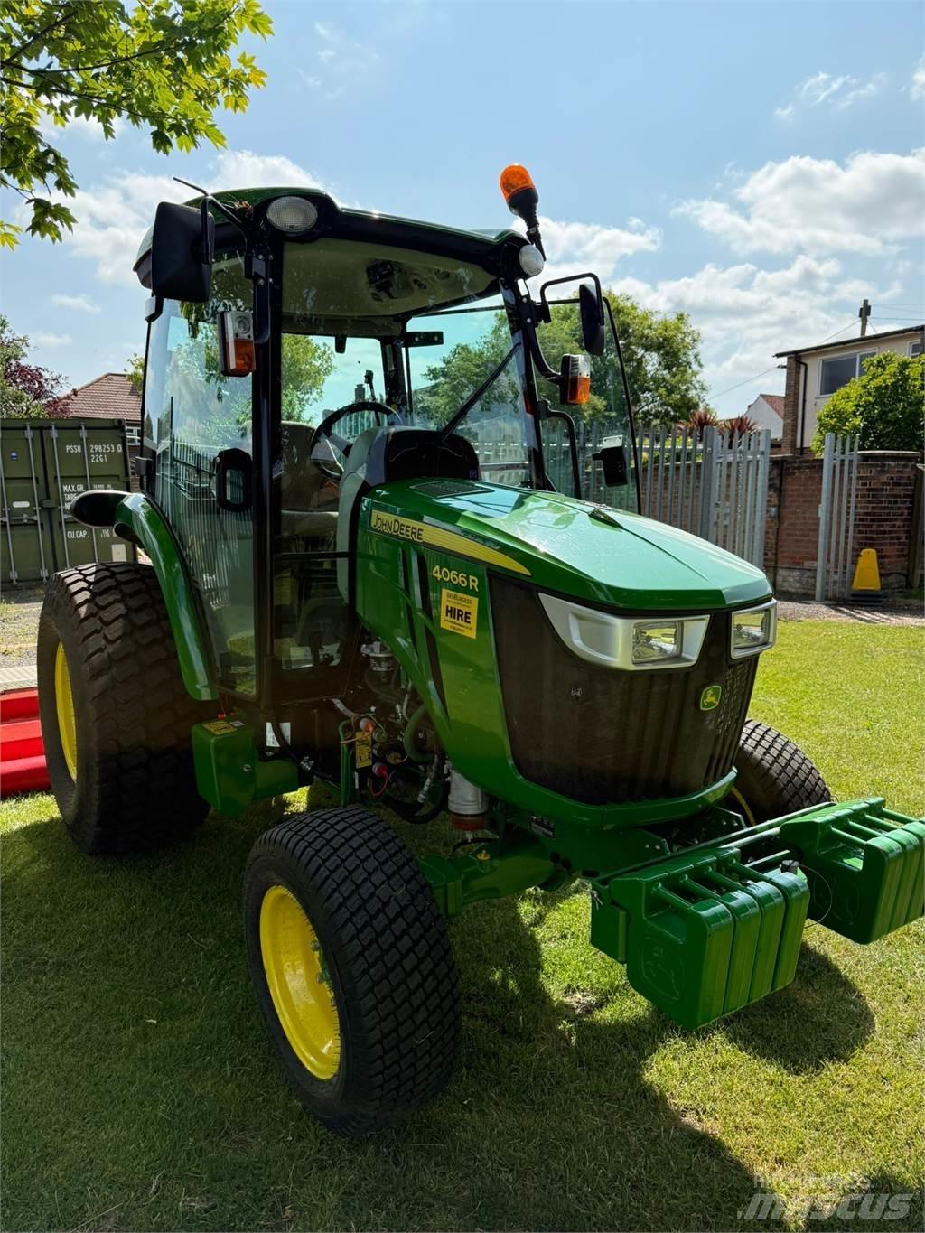 John Deere 4066R Трактори