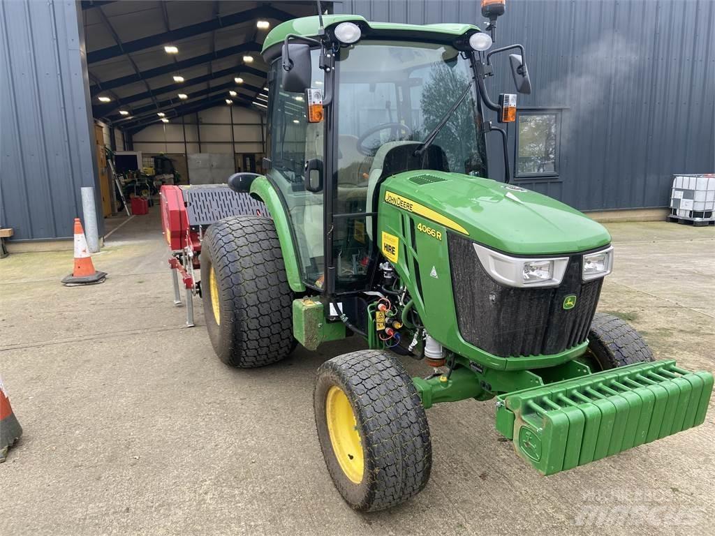 John Deere 4066R Трактори