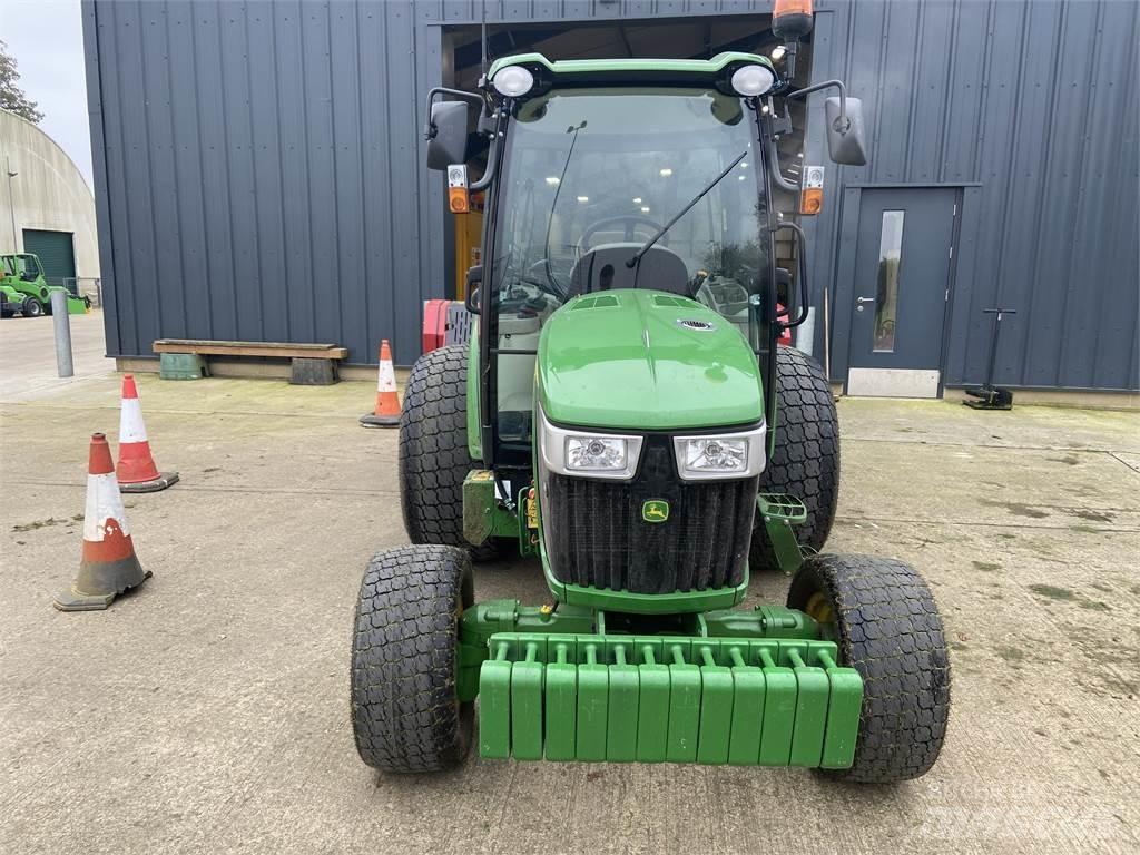 John Deere 4066R Трактори