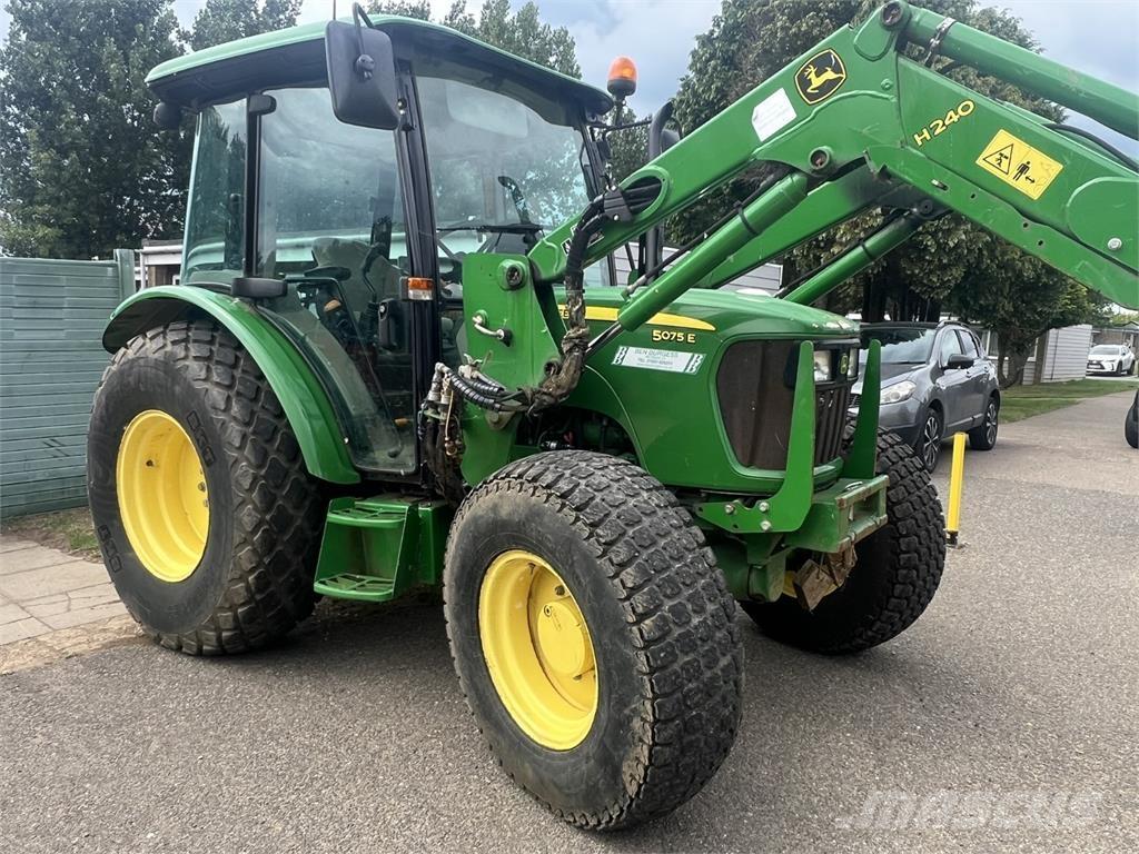 John Deere 5075E Трактори