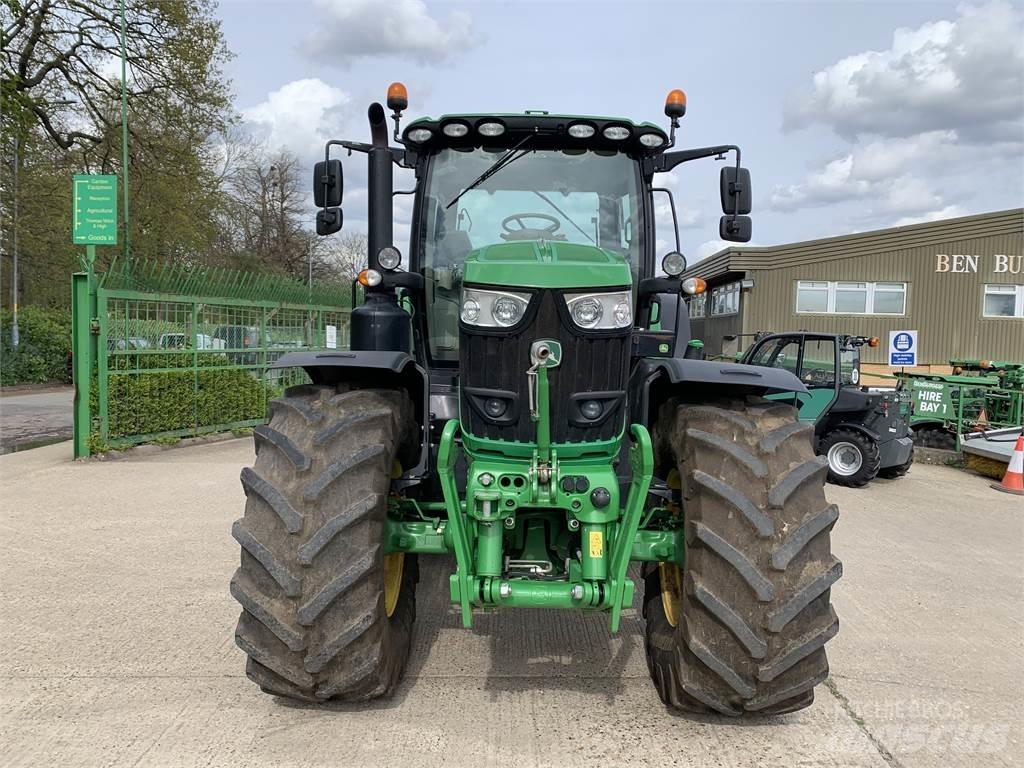 John Deere 6215R Трактори