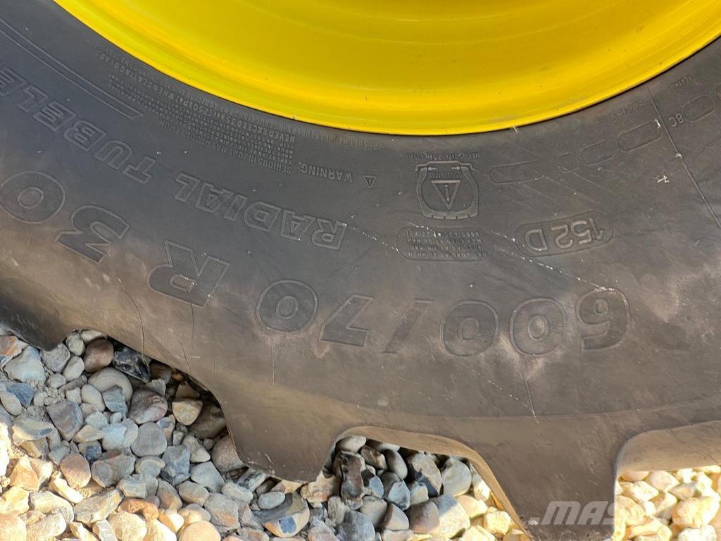 John Deere 6250R Трактори
