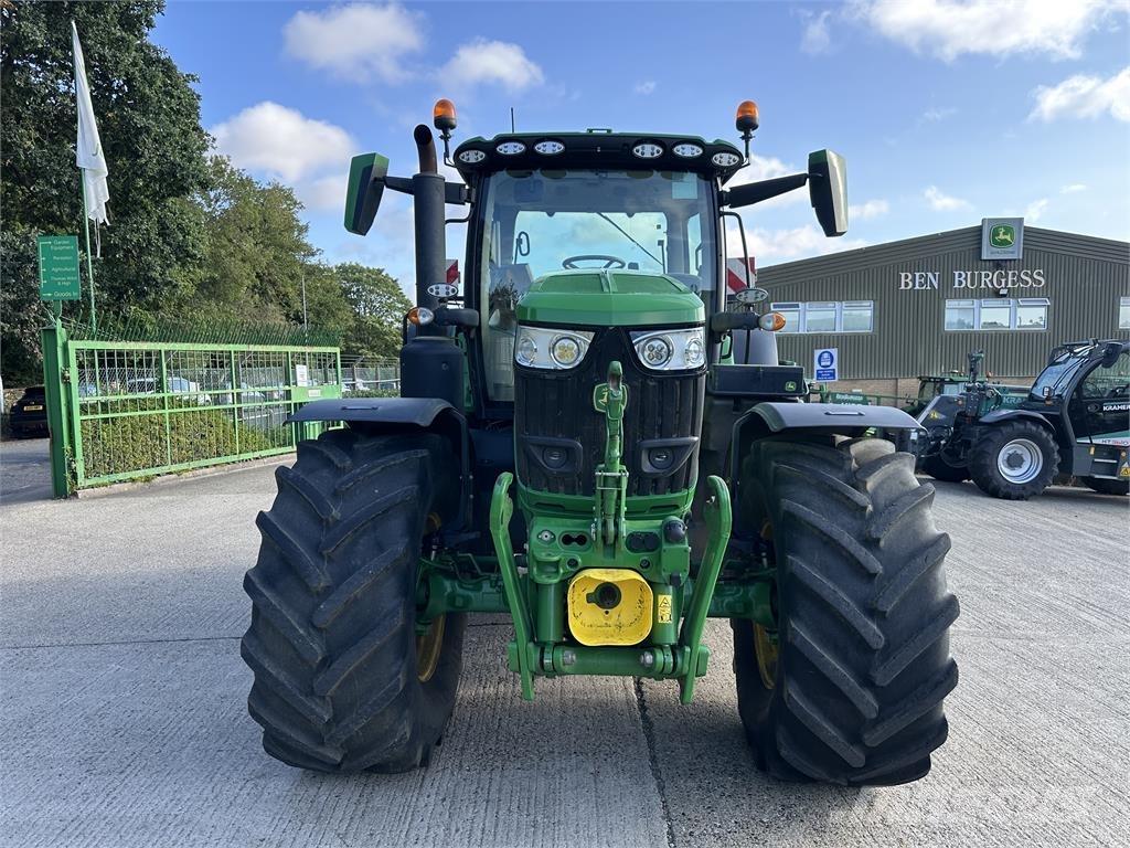 John Deere 6R215 Трактори