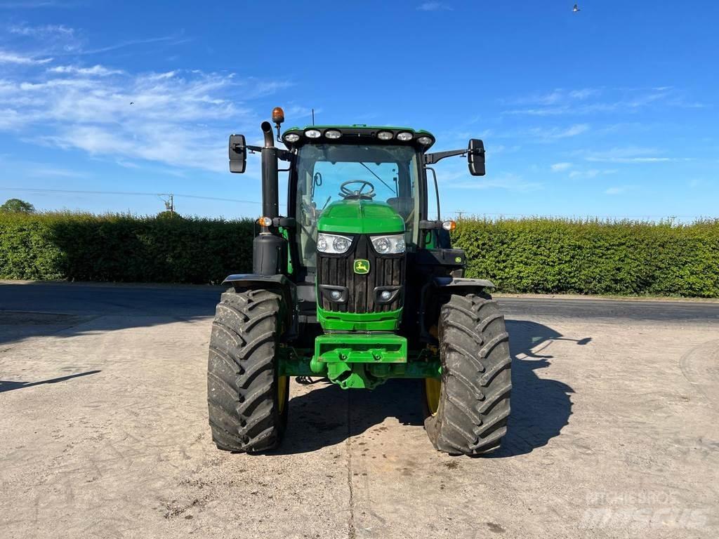 John Deere 6R215 Трактори
