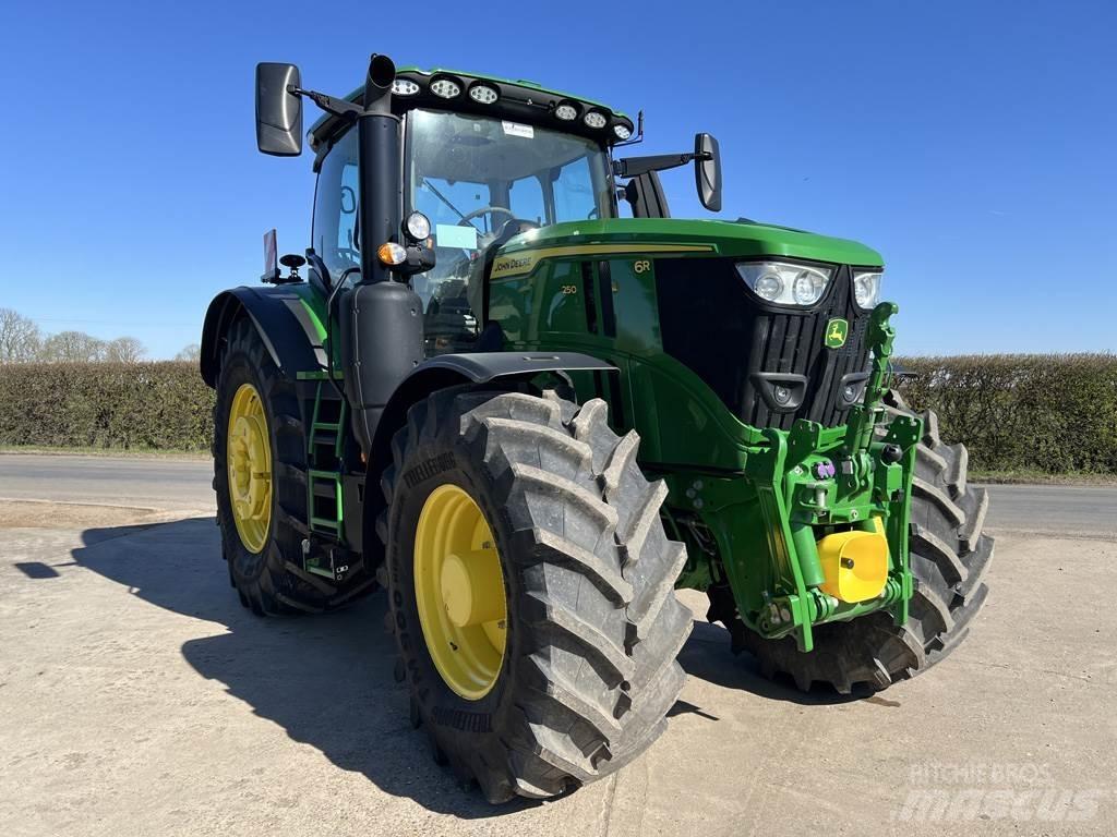 John Deere 6R250 Трактори