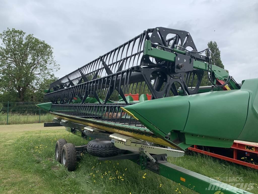 John Deere 725D Зернозбиральні комбайни