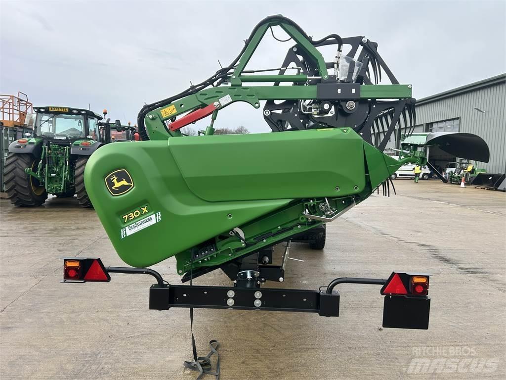 John Deere 730X Зернозбиральні комбайни