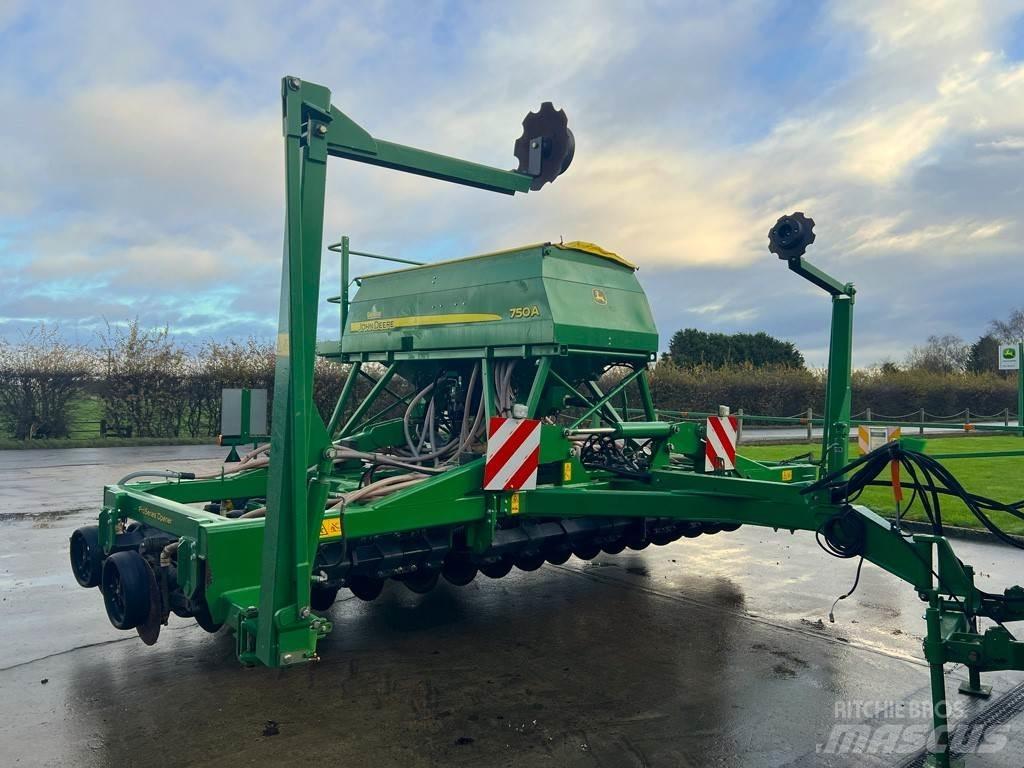 John Deere 750A Сівалки