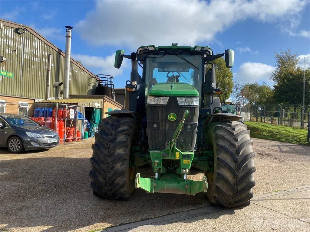 John Deere 7R310 Трактори