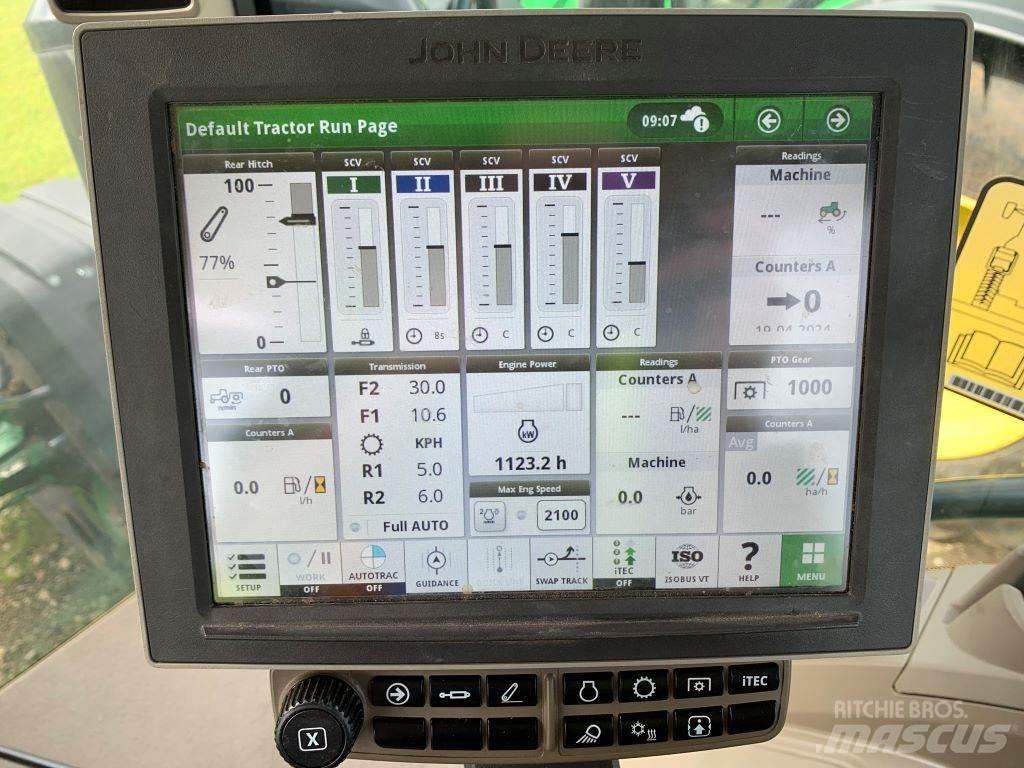 John Deere 8RX410 Трактори