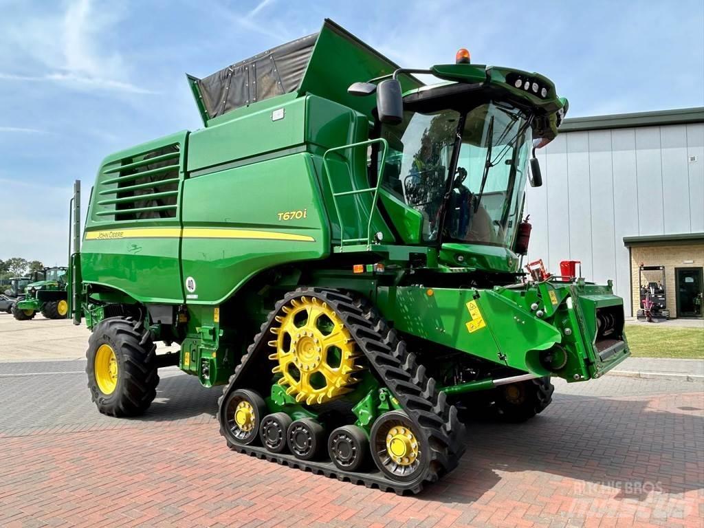 John Deere T670 Зернозбиральні комбайни