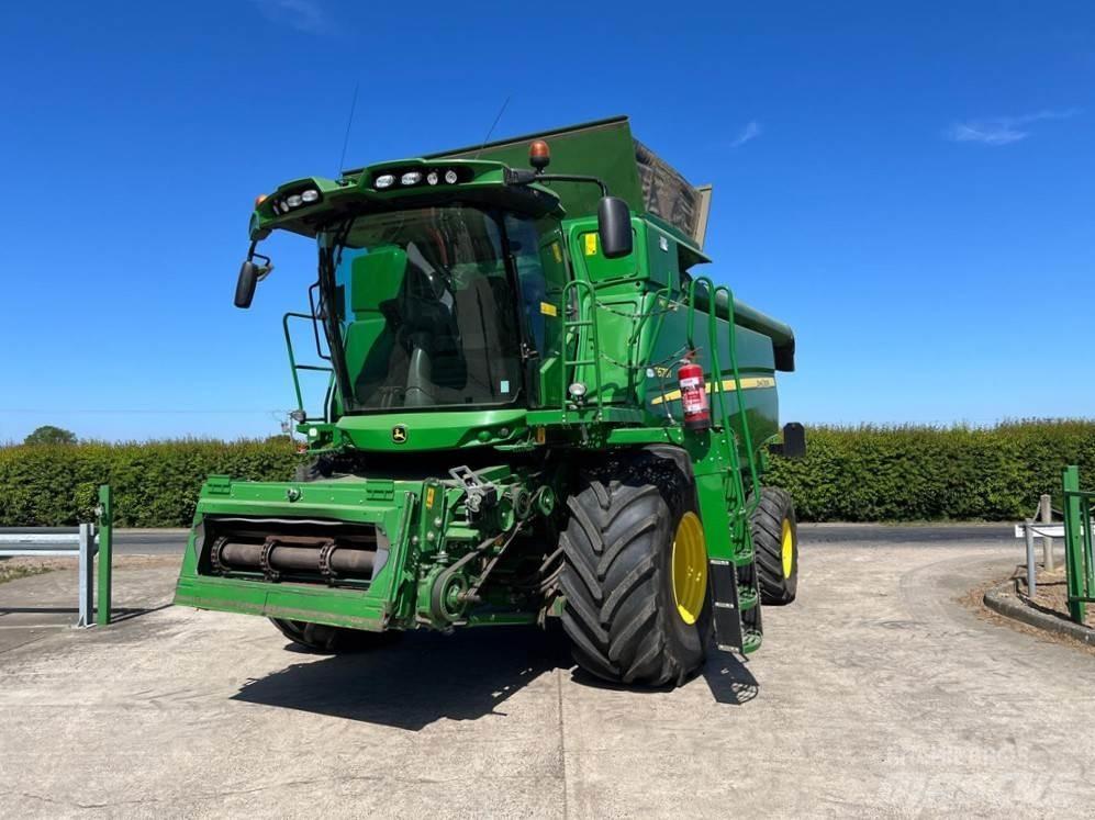 John Deere T670HM Зернозбиральні комбайни