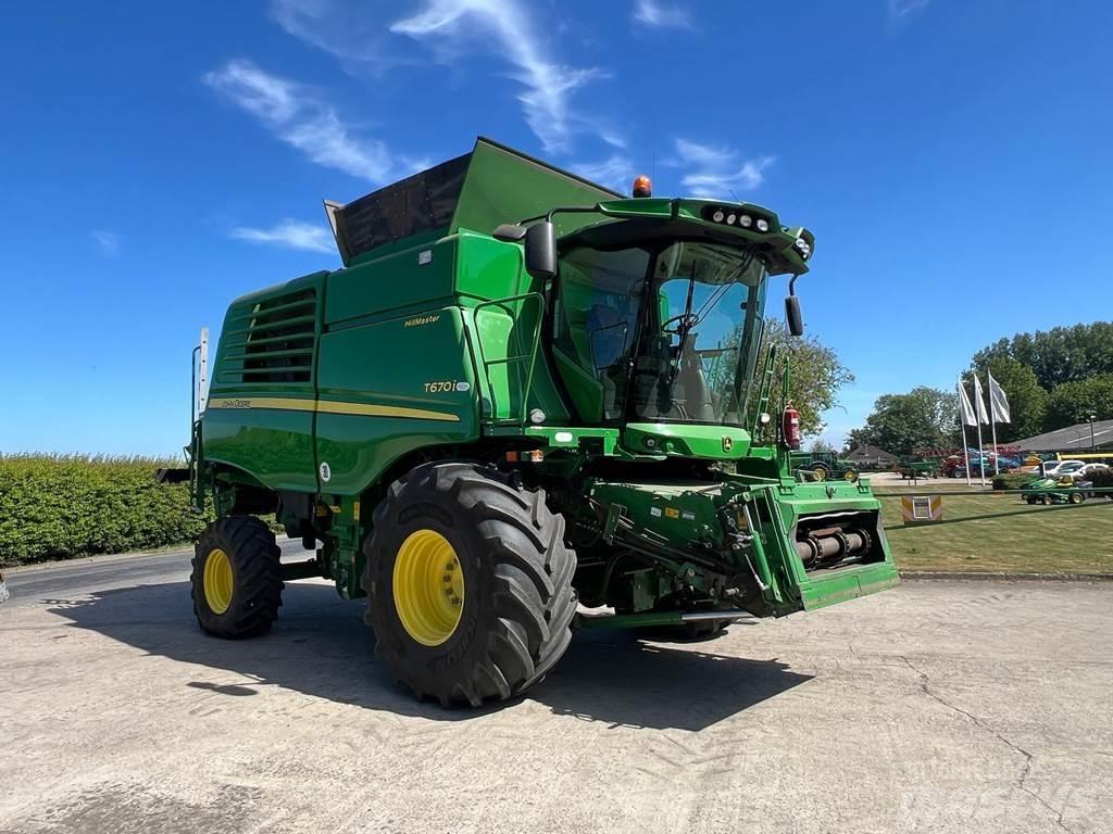 John Deere T670HM Зернозбиральні комбайни