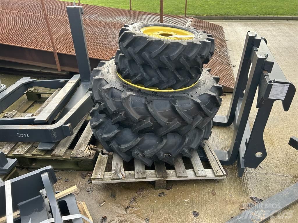 John Deere TYRES Сільгосптехніка - Інші