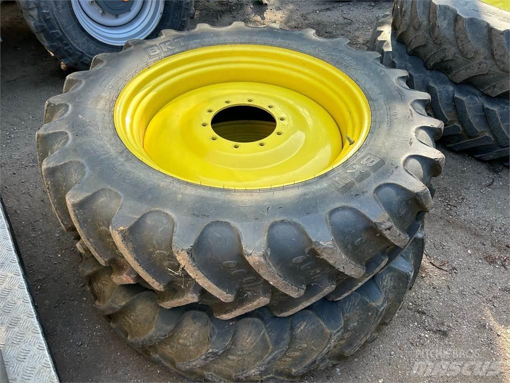 John Deere TYRES Сільгосптехніка - Інші