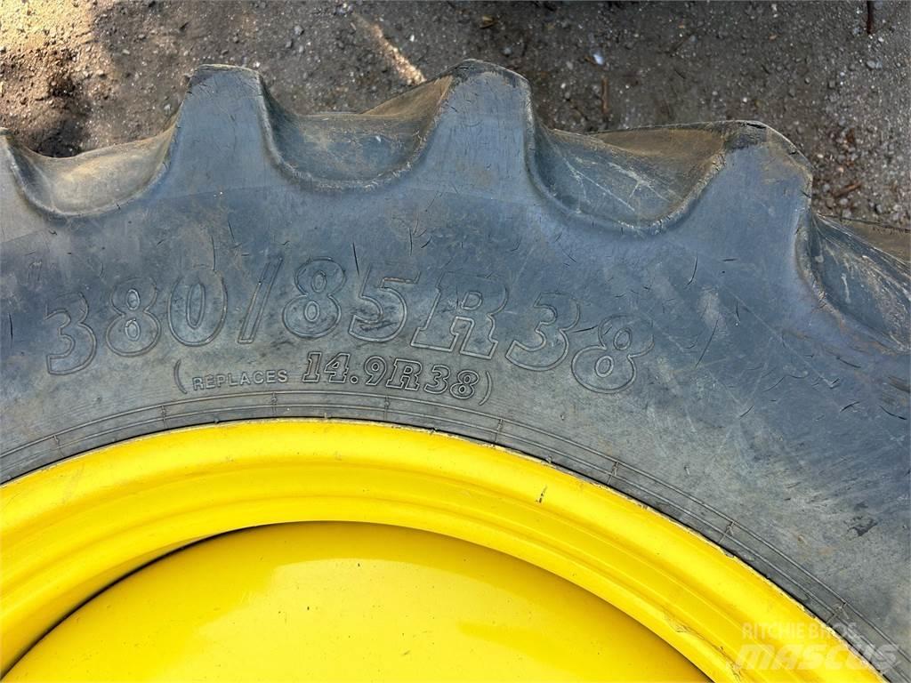 John Deere TYRES Сільгосптехніка - Інші