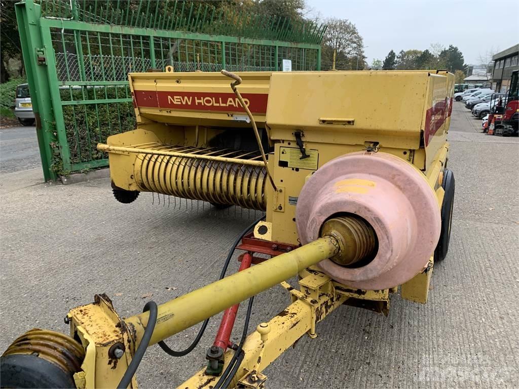 New Holland 945 Рулонні прес-підбирачі