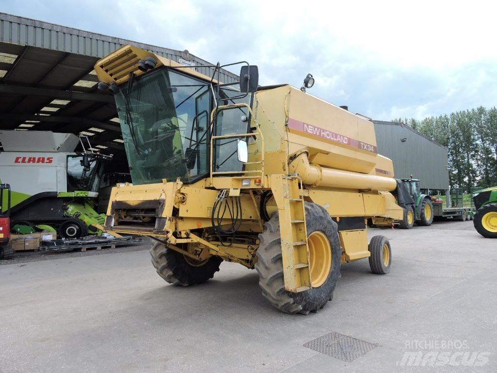 New Holland TX34 Зернозбиральні комбайни