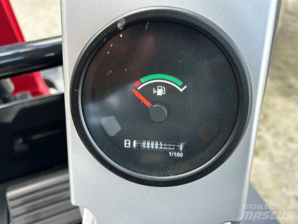 Yanmar SV15VT Середні екскаватори 7т. - 12т.