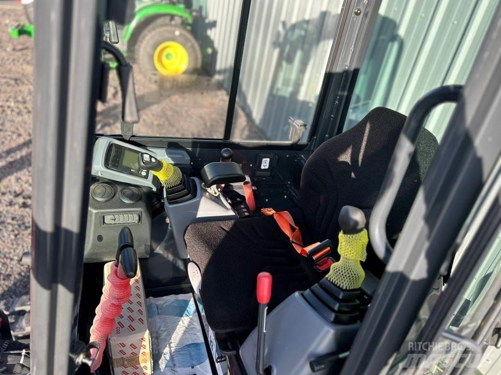 Yanmar VIO26-6 Середні екскаватори 7т. - 12т.