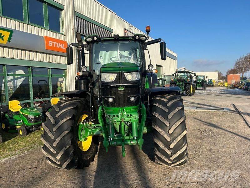 John Deere 6215R Трактори