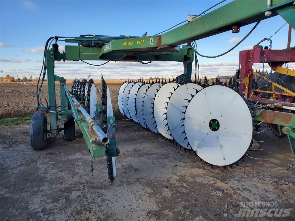 Allen 8703 Граблі і сінозворушувачі