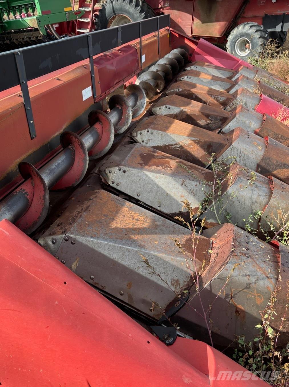 Case IH 1083 Зернозбиральні комбайни