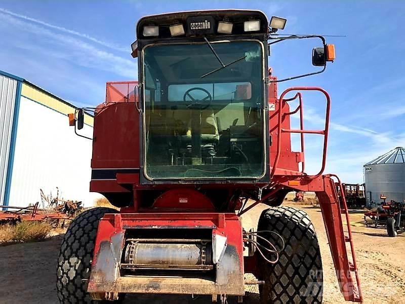 Case IH 1660 Зернозбиральні комбайни