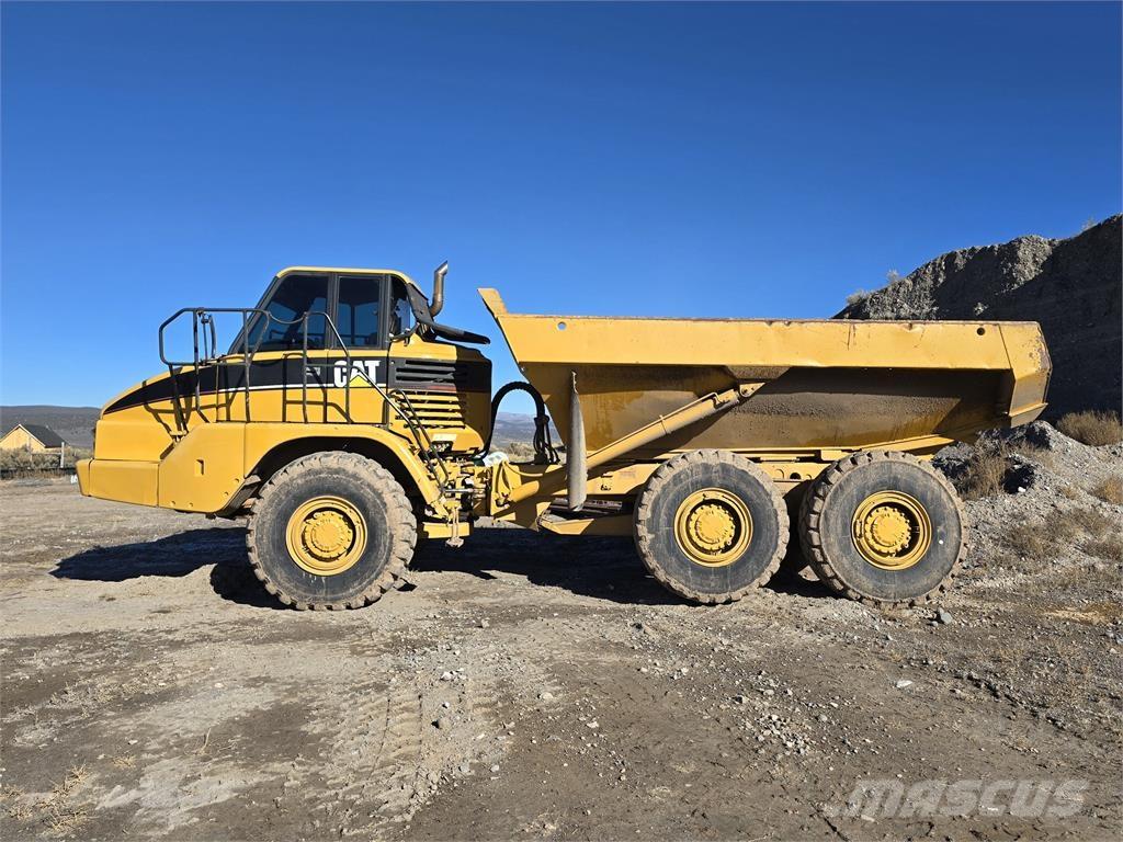 CAT 730 Вантажівки / спеціальні